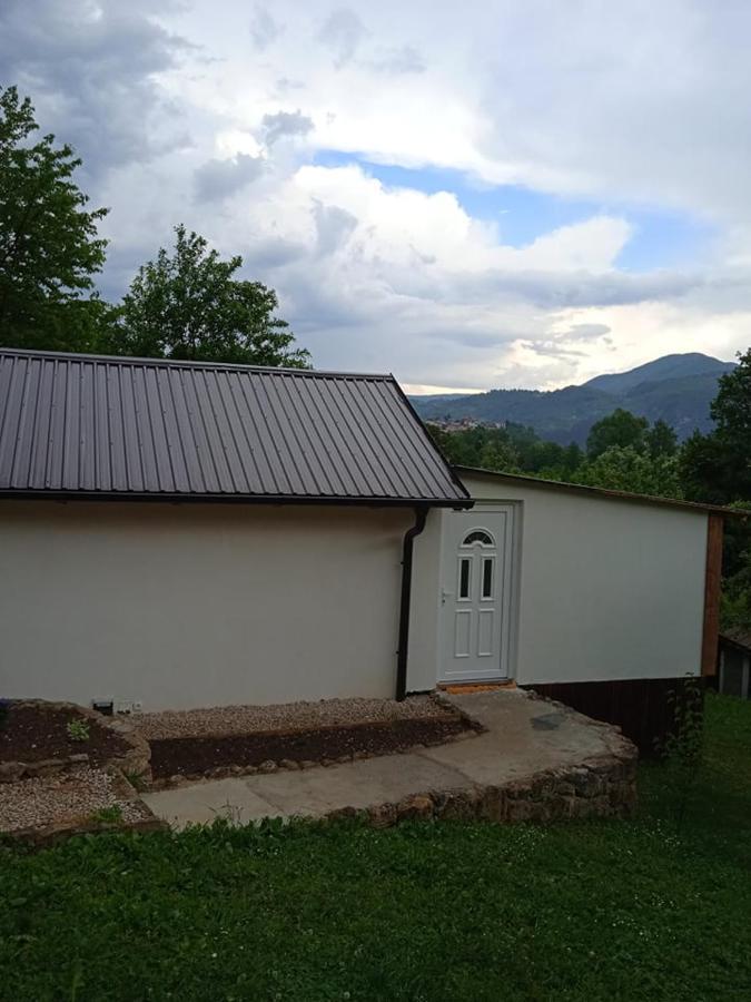 Lenilenii Bungalows Jajce Εξωτερικό φωτογραφία